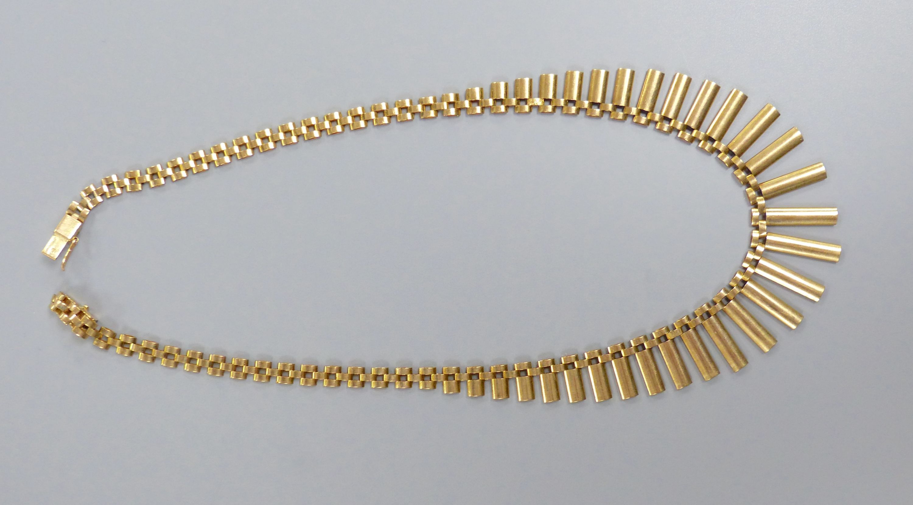 A modern 9ct gold fringe necklace, 42cm,